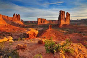 Scenic paved roads through sandstone landscapes during Arches Pavement guided tour.